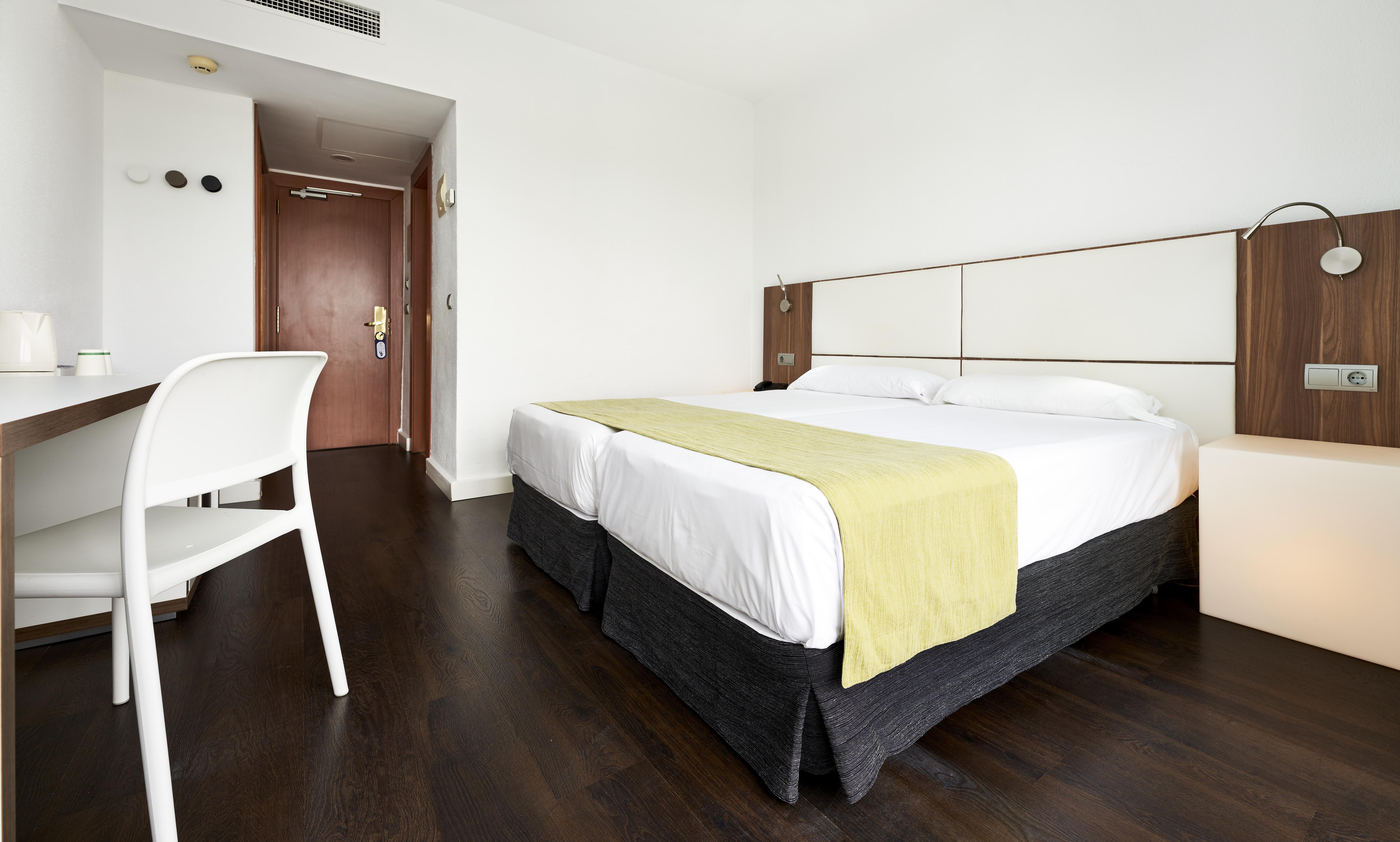 Globales Cala Blanca Hotel ภายนอก รูปภาพ